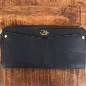 Vince Camuto wallet